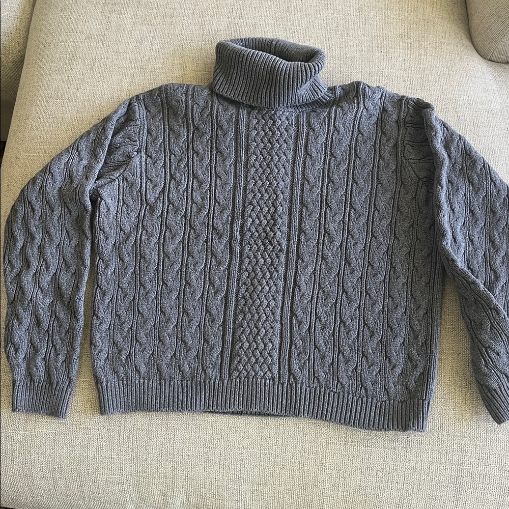 Grey cropped turtle neck sweater